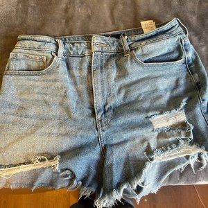 Hollister Ultra High-Rise Mom Shorts